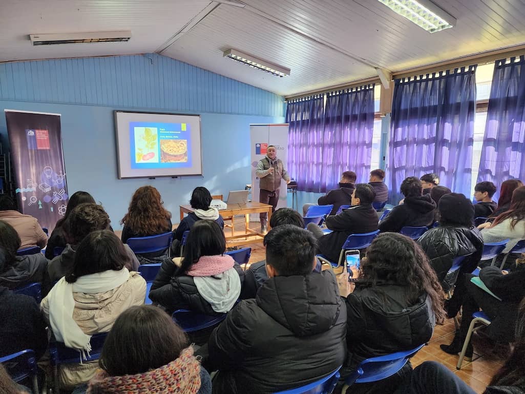 Estudiantes de Hualqui participan en actividades de divulgación científica