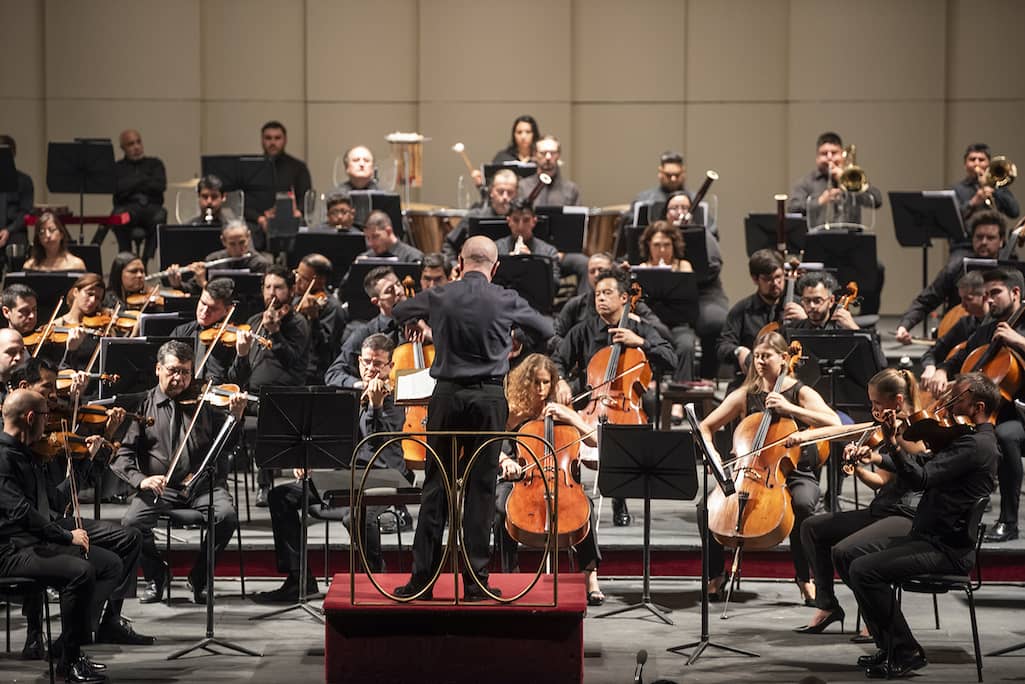 La Orquesta Filarmónica de Santiago ofrece su primer concierto en el Teatro Biobío